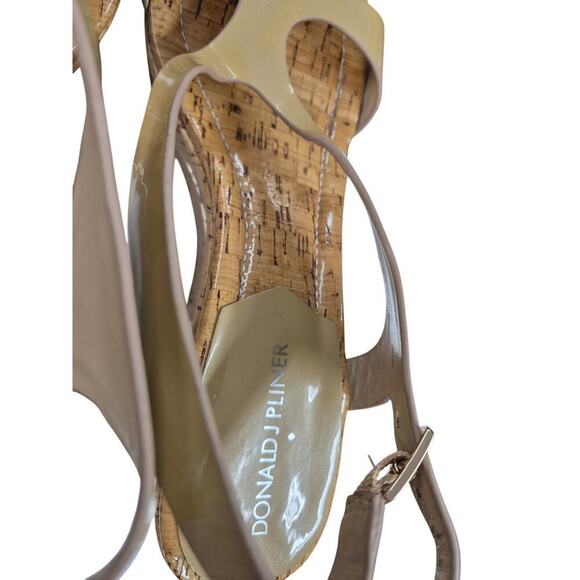 Donald  Pliner Patent Leather Platform Wedge Heel Sandals Slingback Sand Pearl 9 - Picture 4 of 9